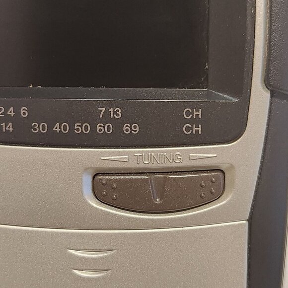 Casio TV-900B Mini Hand Held Television Battery Operated w/Pull-Out‎ Antenna - Picture 7 of 10